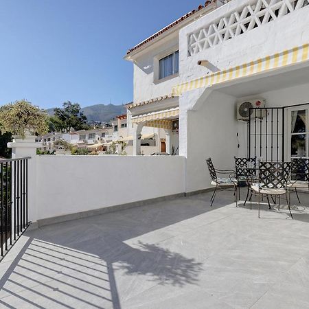 Quaint 2 Bedroom Townhouse With Pool Close To Sea! Benalmádena Exteriör bild