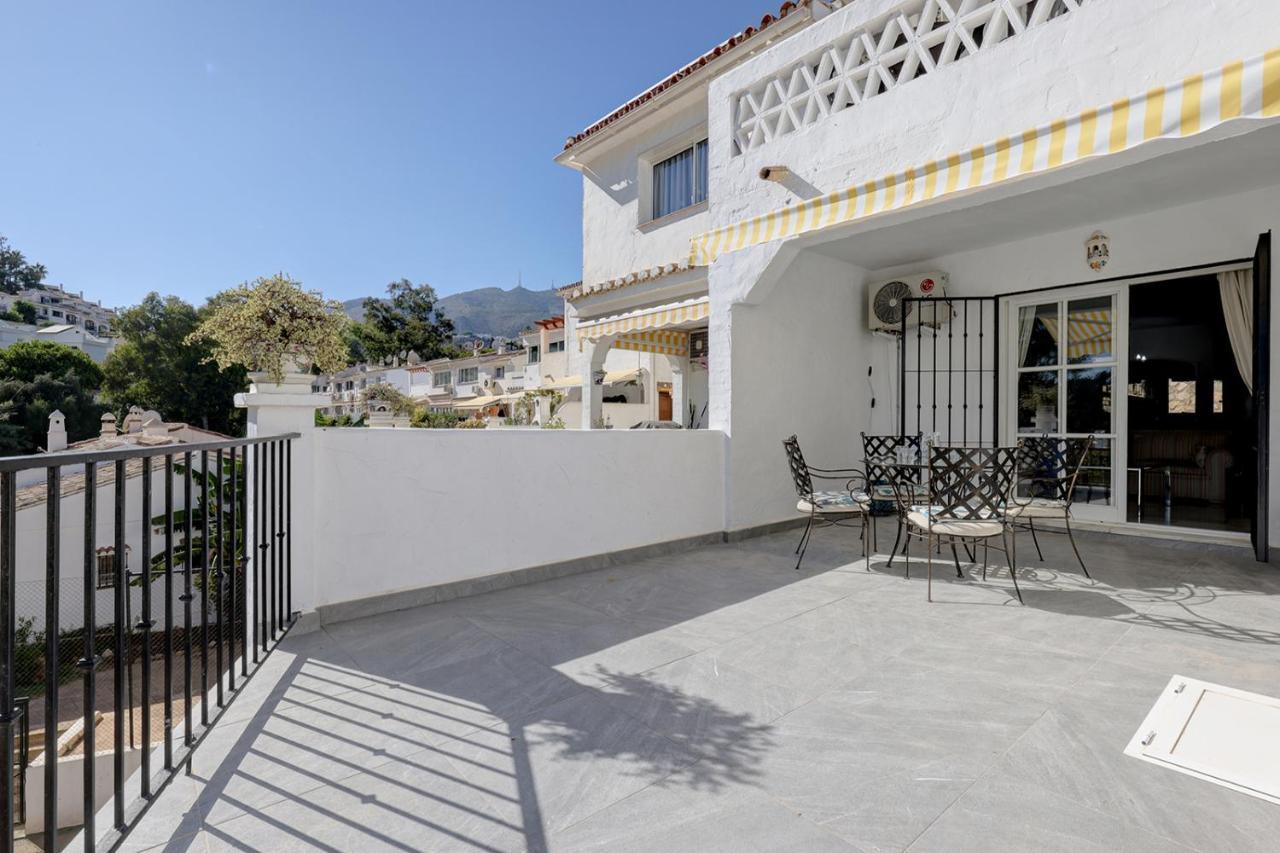 Quaint 2 Bedroom Townhouse With Pool Close To Sea! Benalmádena Exteriör bild