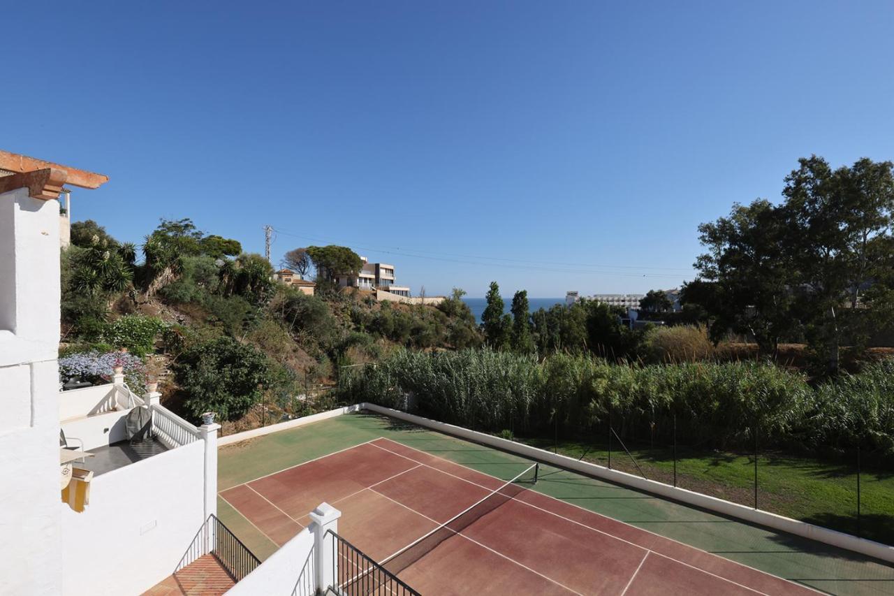 Quaint 2 Bedroom Townhouse With Pool Close To Sea! Benalmádena Exteriör bild