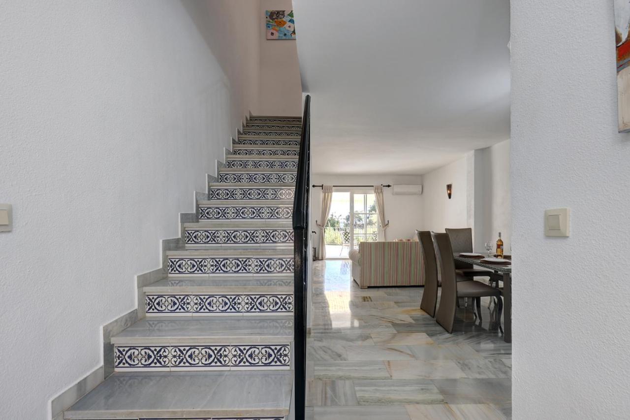 Quaint 2 Bedroom Townhouse With Pool Close To Sea! Benalmádena Exteriör bild