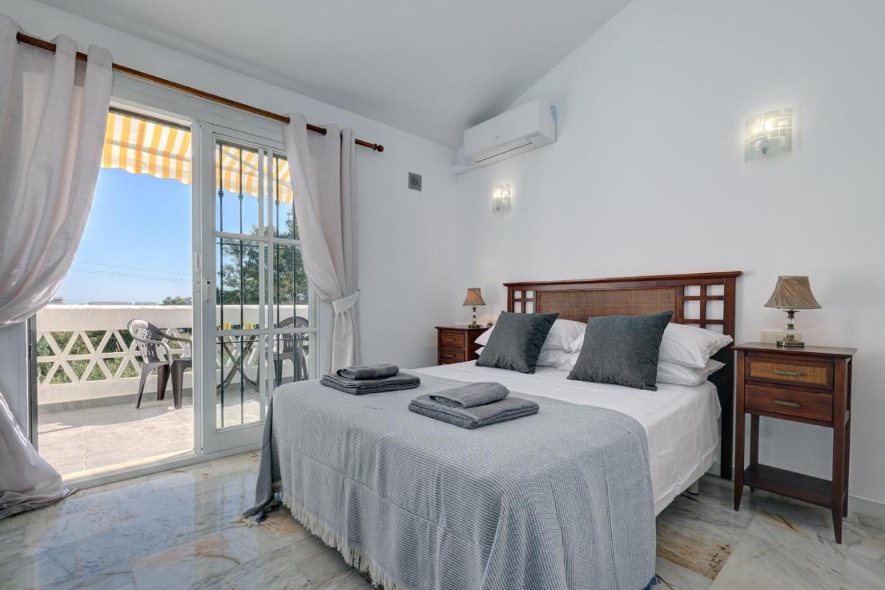 Quaint 2 Bedroom Townhouse With Pool Close To Sea! Benalmádena Exteriör bild
